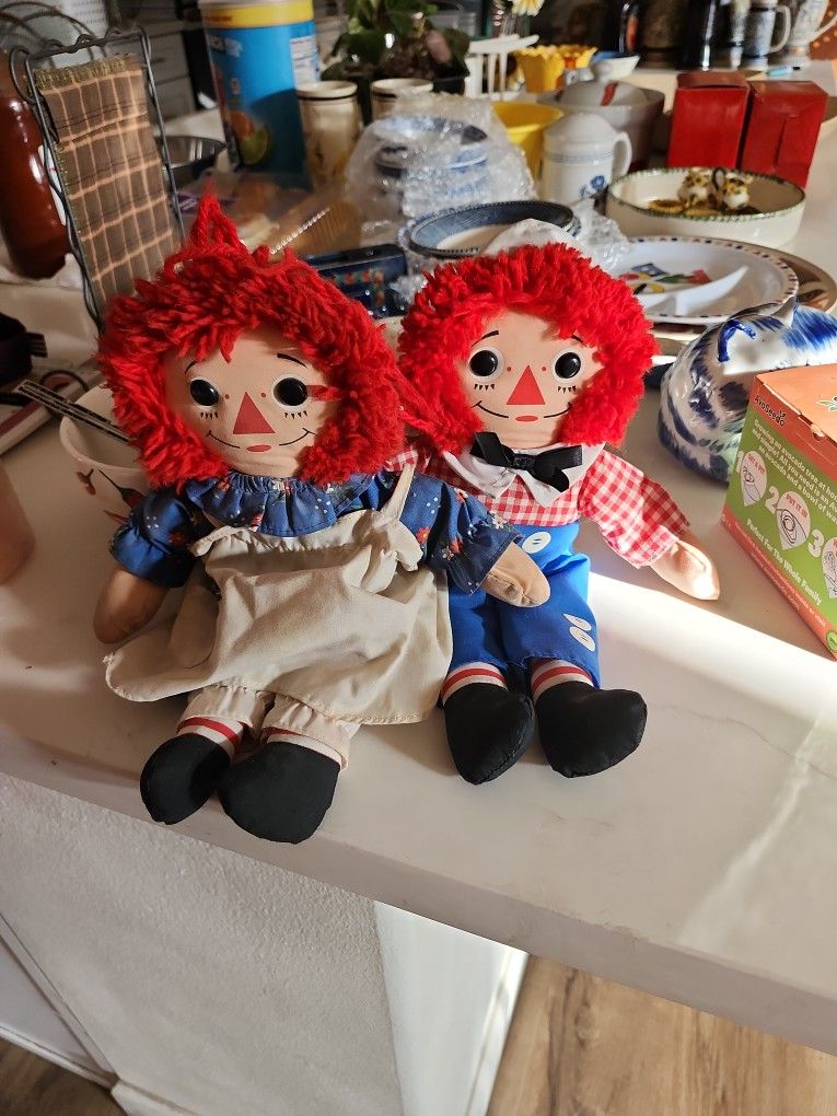 RaggedyAnn and raggedy Andy.