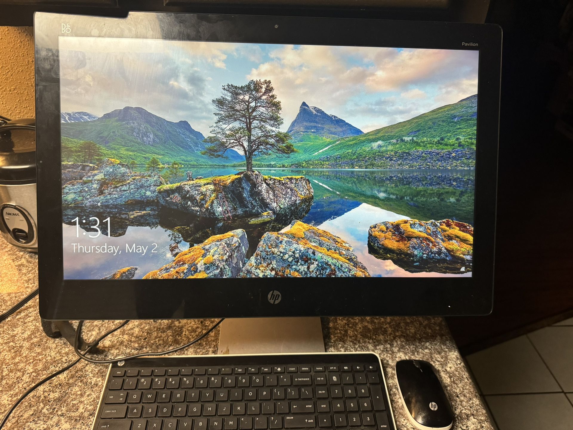 Hp 22” Touchscreen desktop monitor  & Hp Chromebook 