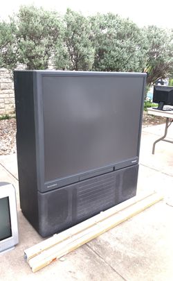 Toshiba big screen box tv for Sale in Leander, TX - OfferUp