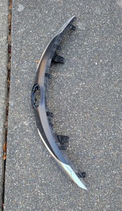 Grille Assembly For 2021-2025
Toyota Sienna