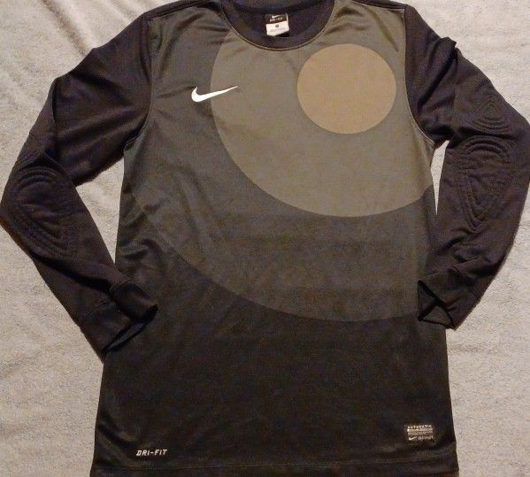 Nike Men's Size Small Dri Fit Long Sleeve Shirt Workout Gym Running 