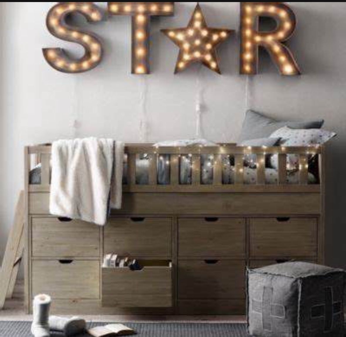 Restoration Hardware 8 Drawer Callum Loft Bed u
