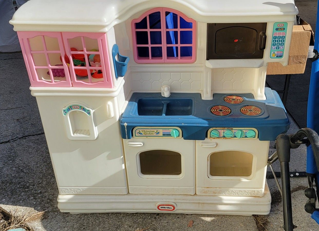 Play Kitchen