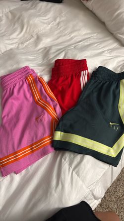 Girls Nike Fly Basketball shorts size Large