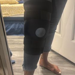 Knee Brace 