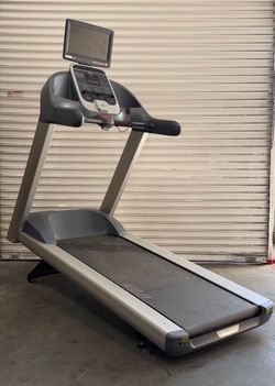 Precor TRM C932i Treadmill w/ TV (Fully Refurbished)