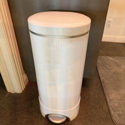 Munchkin Step Diaper Pail