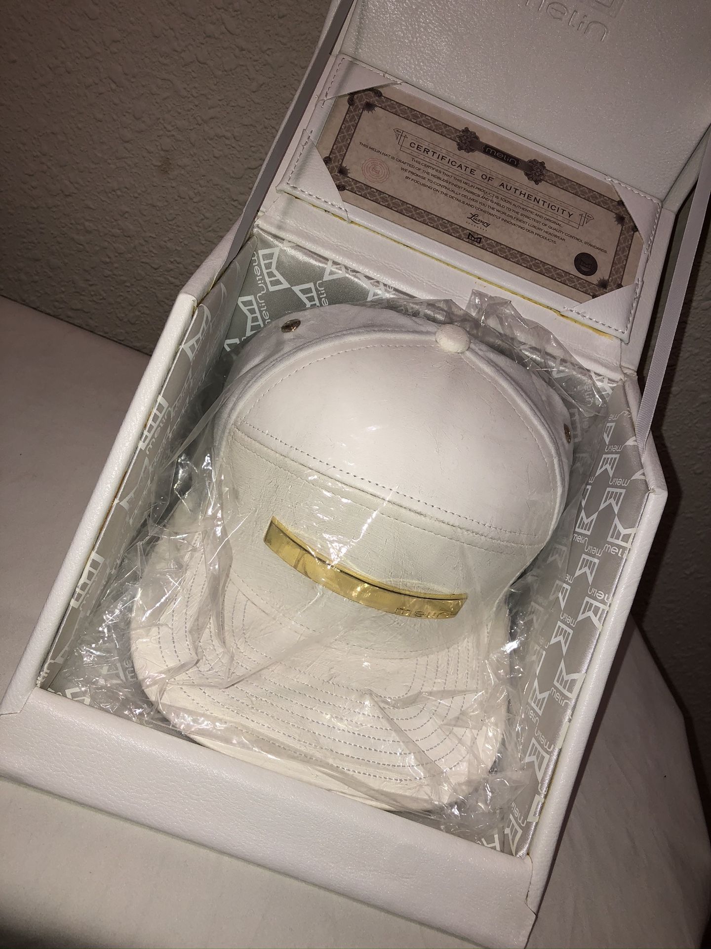 Melin gold bar hat