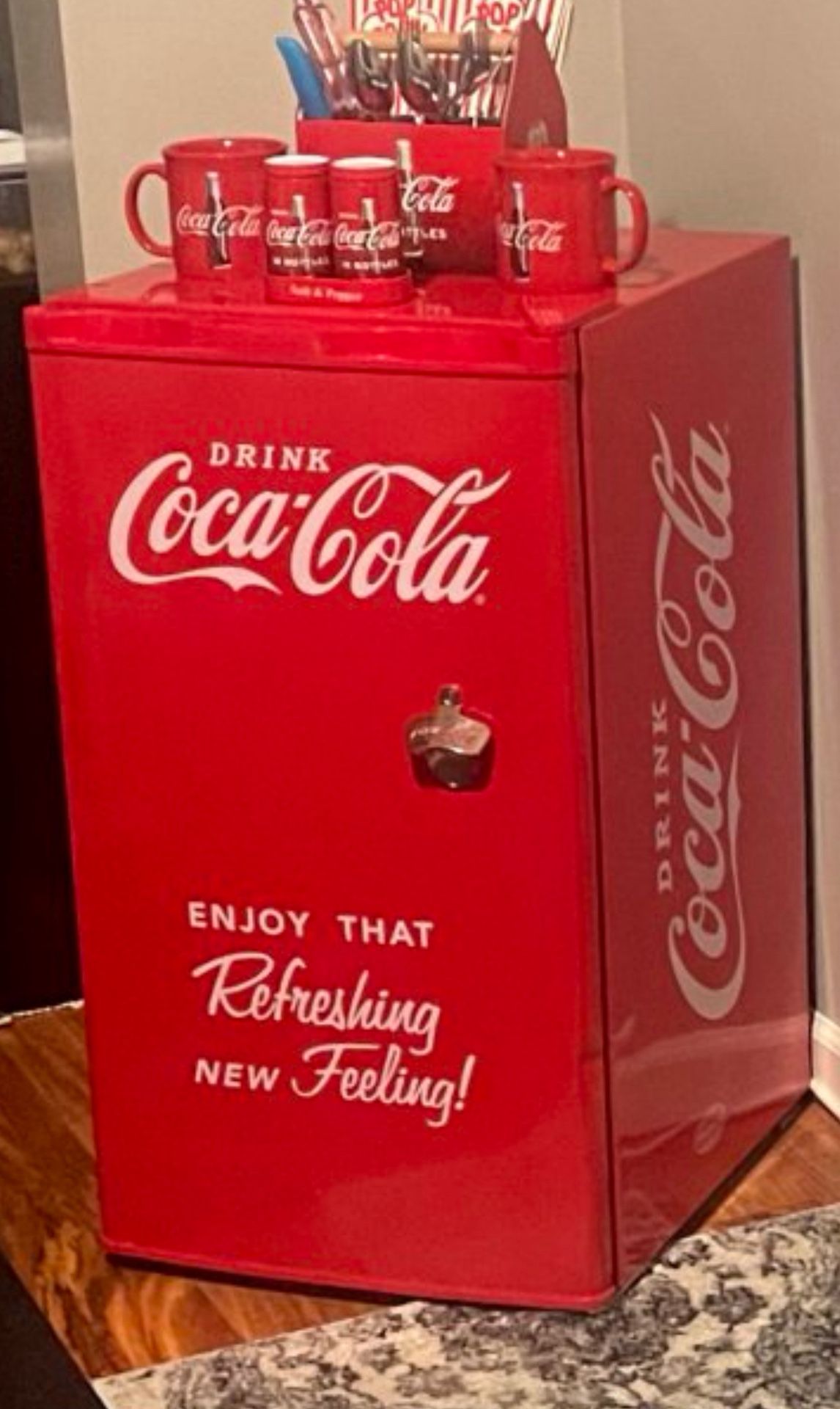 NOSTALGIA Coca~Cola Refrigerator-3.2 CU FT FRIDGE