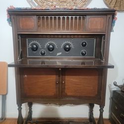 Antique Radio 📻 