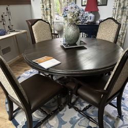 Round Dining Table with Six Chairs