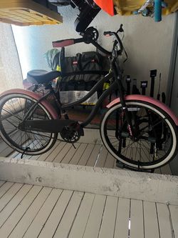 Women’s beach cruiser