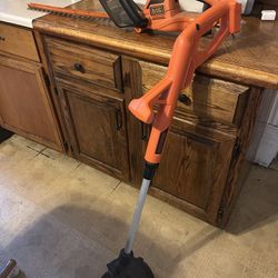 Black & Decker weedeater and hedge trimmer