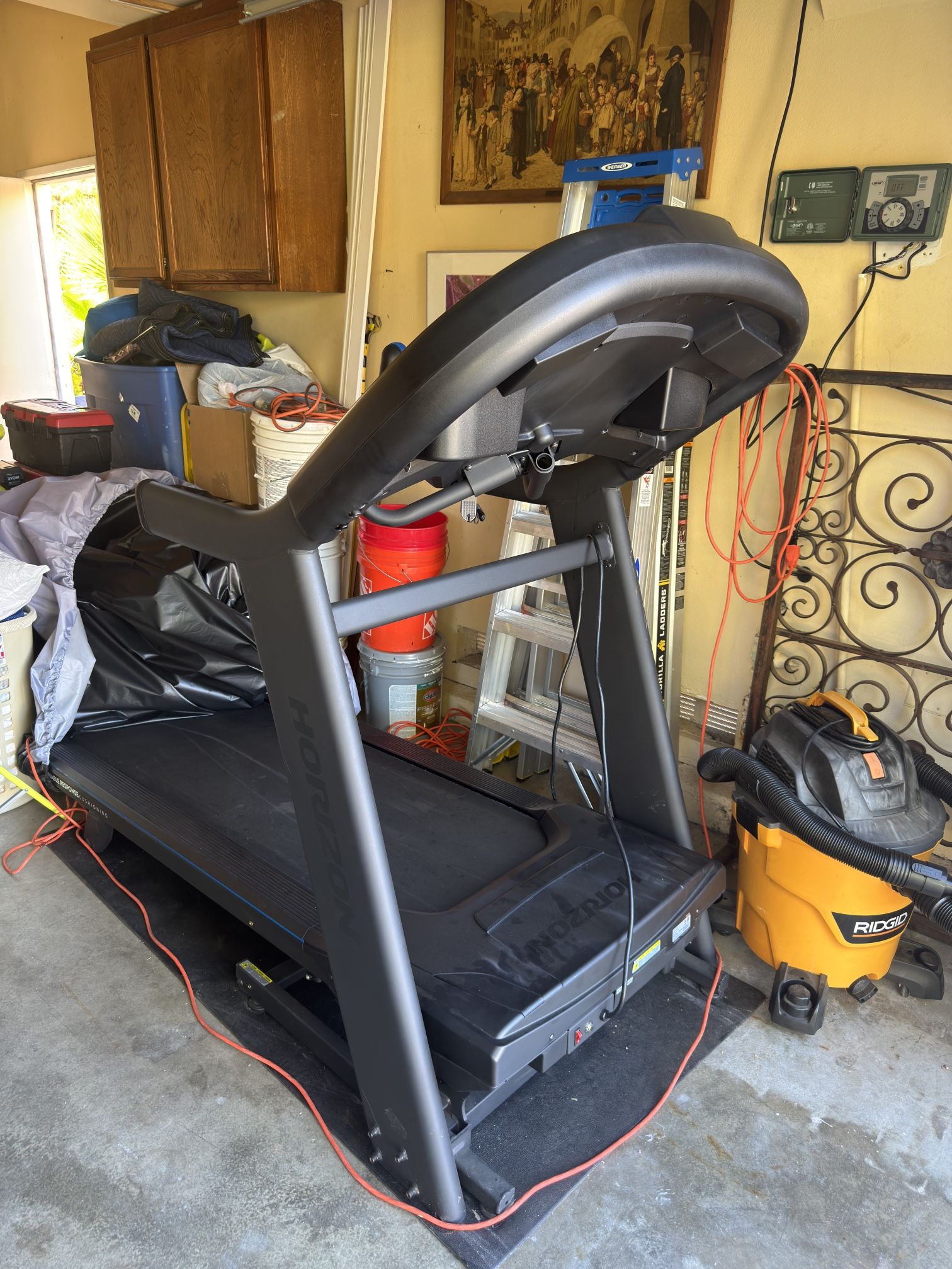 Horizon 7.4 AT Treadmill