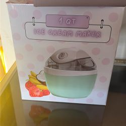 1 QT ICE CREAM MAKER BRAND NEW