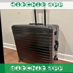 Travel Fashionably with Suitcases in All Sizes and Color Varieties score almost
