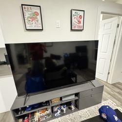 Insignia™ - 70" Class F50 Series LED 4K UHD Smart Fire TV