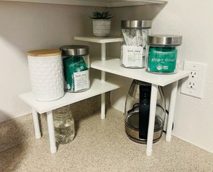 Countertop corner shelf organizer