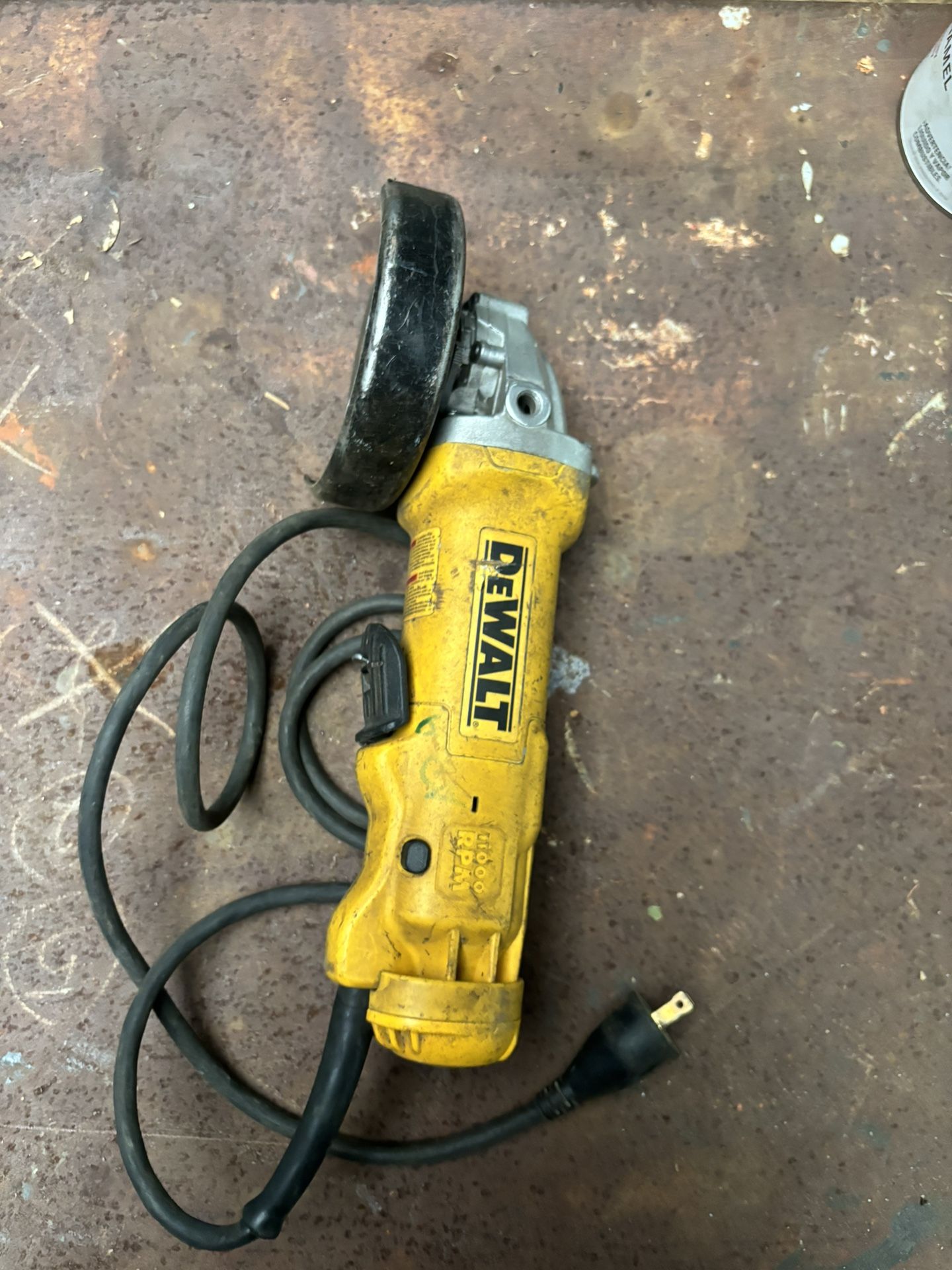 DeWalt DWE402 Angle Grinder