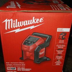 Milwaukee
M12™ Compact Inflator
