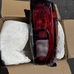 Rear right lamp assembly LED lamp type compatible with 2019-2023 2024 GMC Sierra 1500/2500 HD/3500 HD