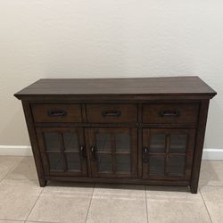 Brown buffet/sideboard 