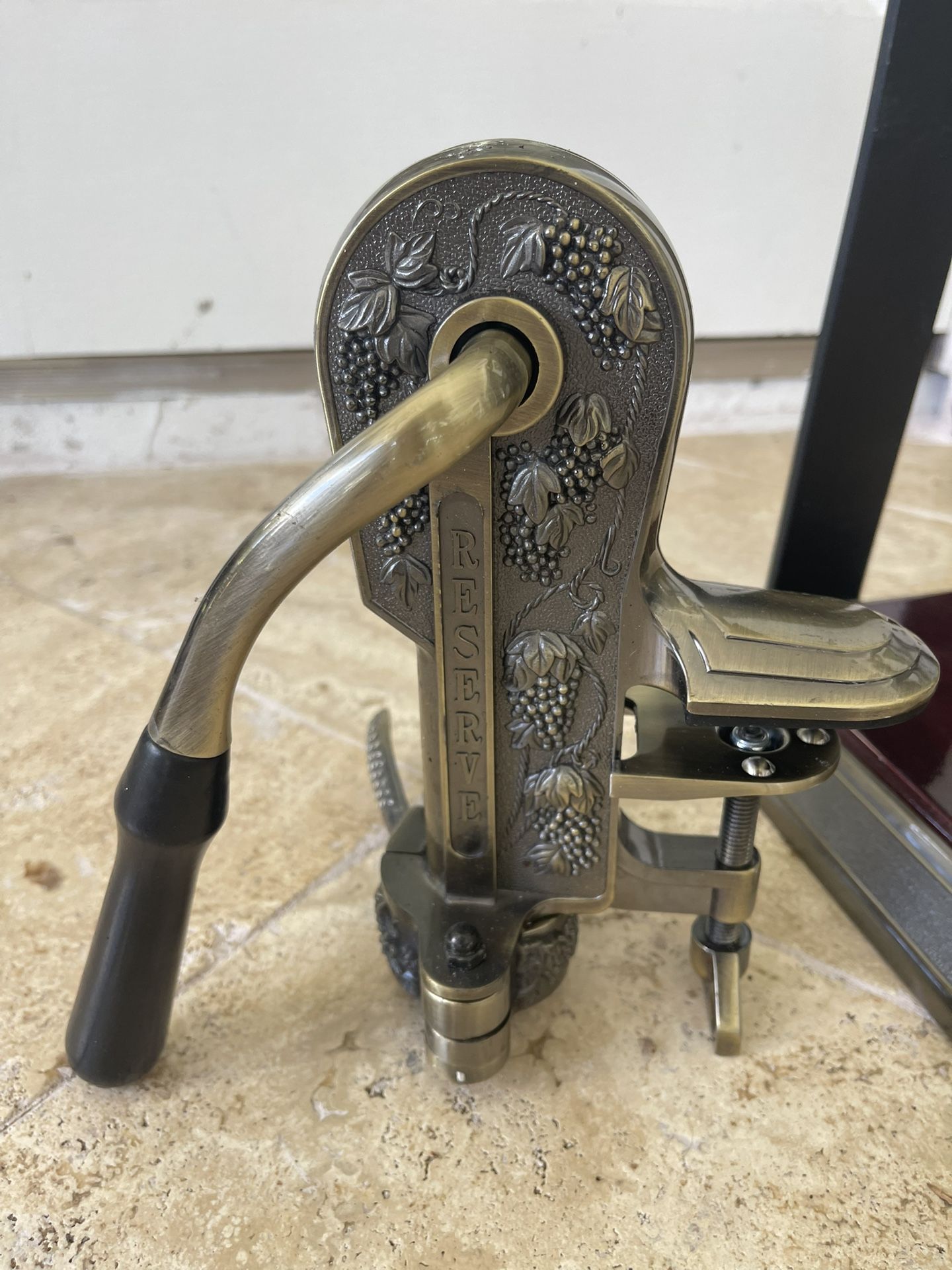 Grand Reserve Wine Opener