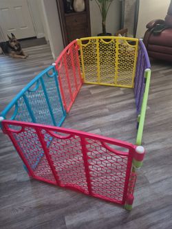 Evenflo play pen