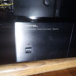 ROTEL 976  6 CHANNEL AMPLIFIER 