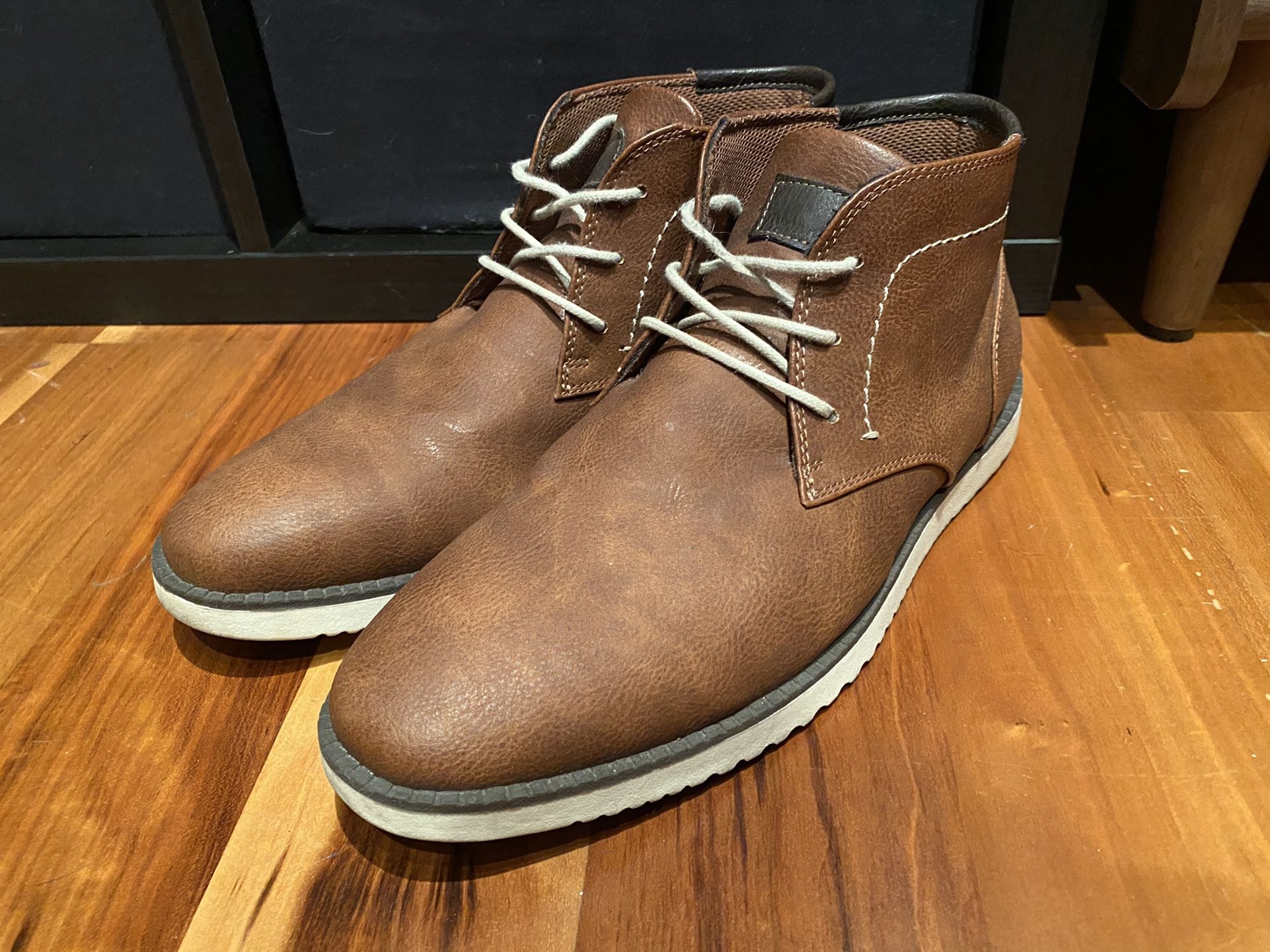 Scholl's Men's Scroll Chukka Boot DR SCHOLLS SCROLL