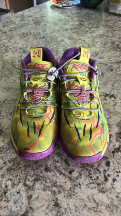MELO 01 of one tennis shoes