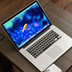 MacBook Pro (15”) 2.7GHz i7 16gb/512gb