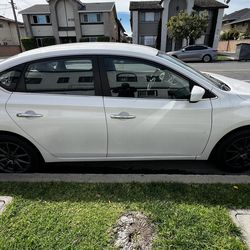 Nissan sentra   2013 (  Color  Blanco  )