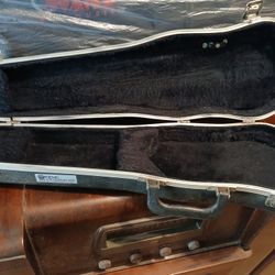 Hardshell Case For 1/4 Sized Violin In Excellent Condition 