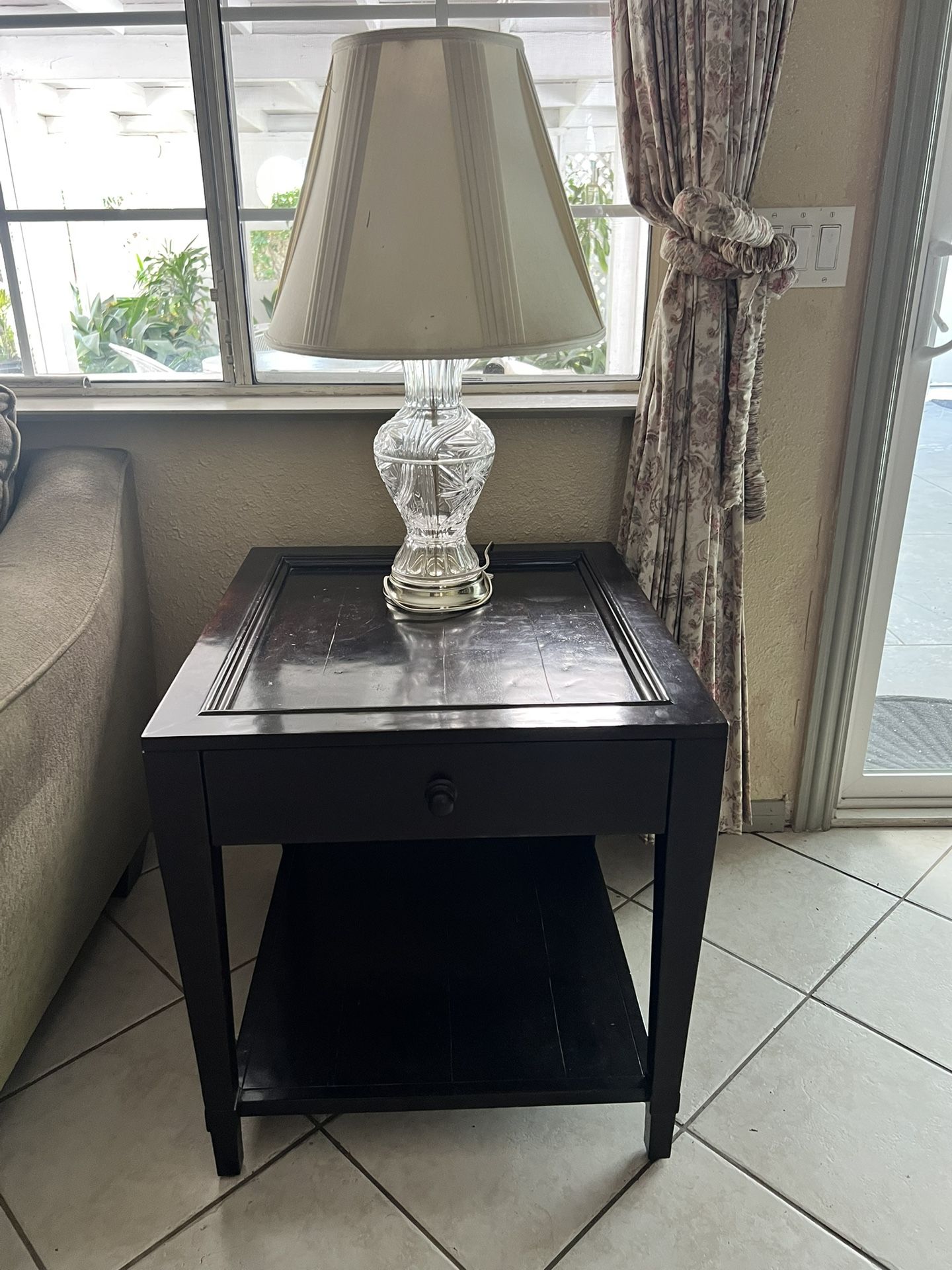 Solid End Table W/ Drawer