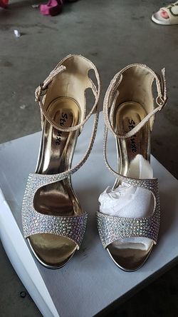 Sparkly bedazzled womens 6 heels