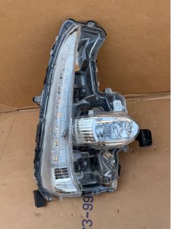 2017,2018,2019,2020,2021,2022 Toyota Prius Prime DRL FogLight LED/Neblinero Rh Passenger Oem Ask