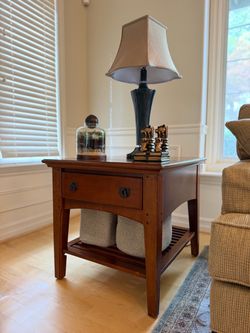 Solid Wood Side/End Table (w/ drawer & storage)