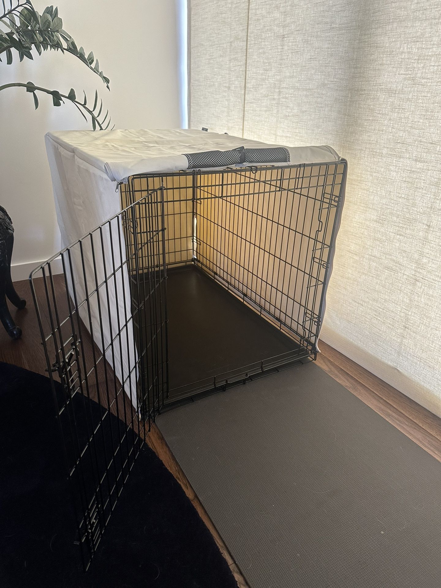 Big Dog Crate- Good As New