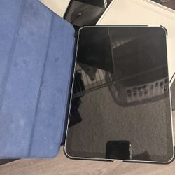 10th Generation iPad Wi-Fi (64GB)