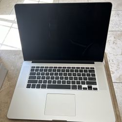 2015/16 Macbook Pro 2.5 i7 16GB 512GB 2GB Video Card New Battery