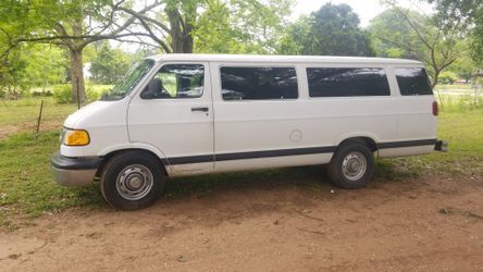 2000 Dodge Ram Van
