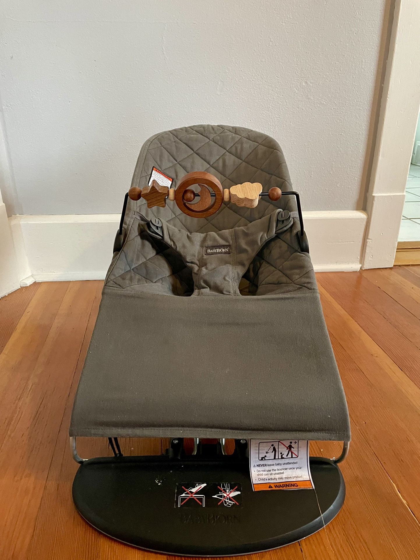 Baby Björn Bouncer With Toy Bar