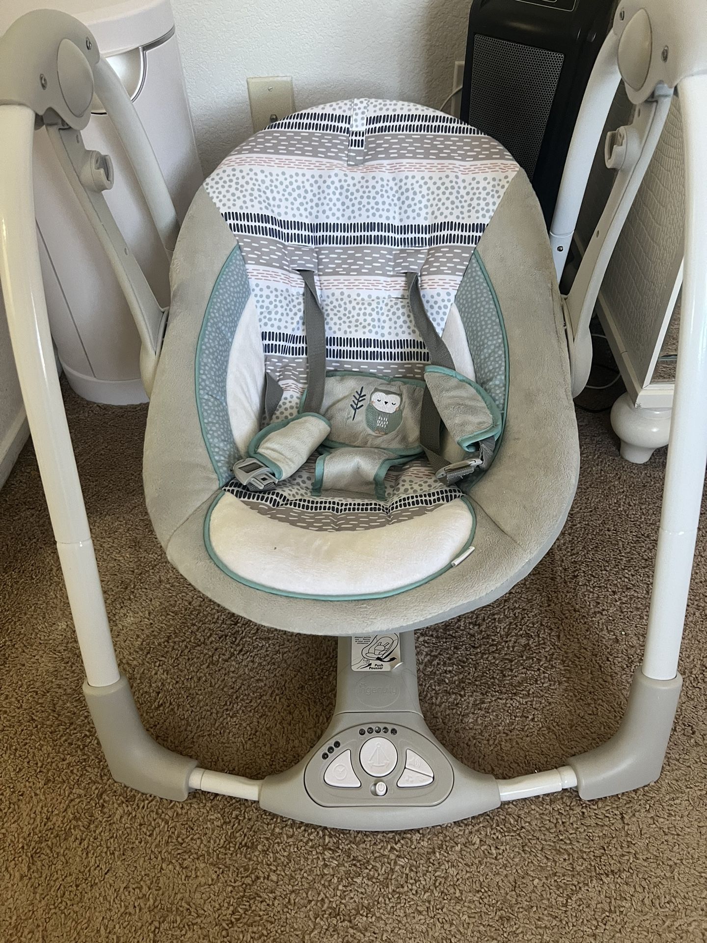 Compact Lightweight Portable Baby Swing with Music, Nature Sounds and Battery-Saving Technology