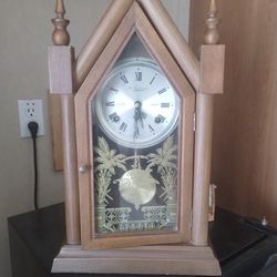 Wind-Up 8 Day Church Steeple Mantle Clock 