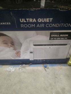 GE0 6,200 BTU UItra Quiet Window Air Conditioner for Small Rooms up to 250 sq. ft.