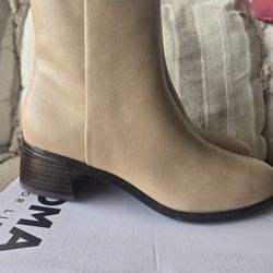 Sonoma Women Boots Size 8.5