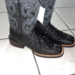 Men’s alligator cowboy boots