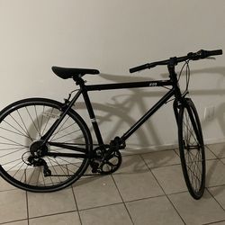Black R07 tracer mountain bike