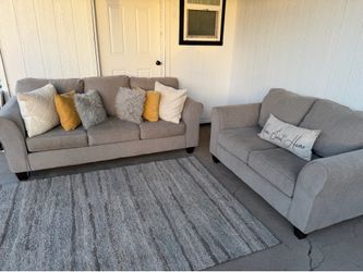Couch set